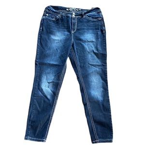 Wallflower Tapered Ankle Jeans w/ Embellished Pockets Women’s Size 18